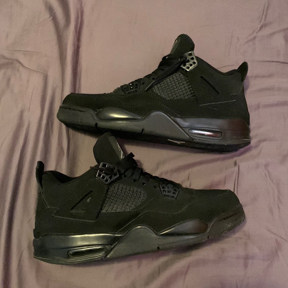 Black cat jordan 4s, used size 10